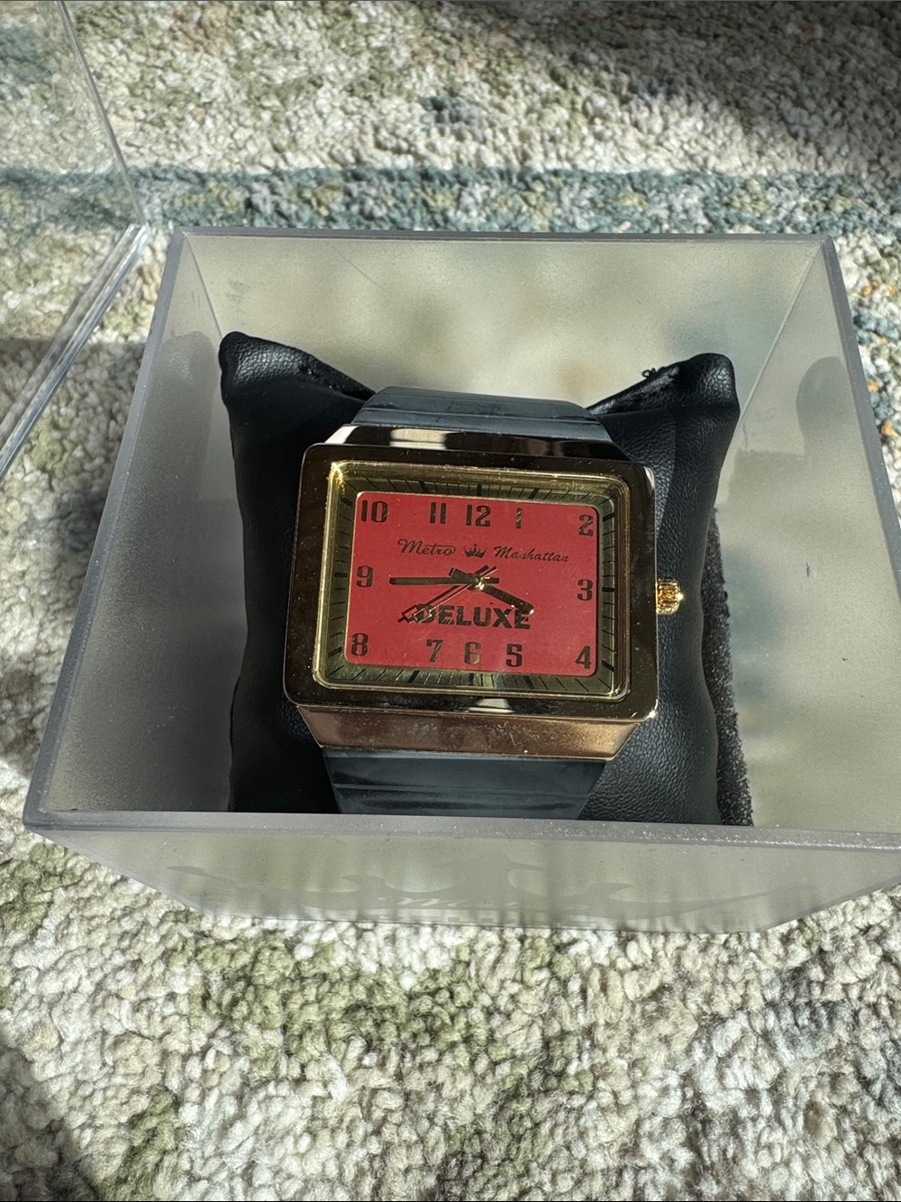 Metro Manhattan Deluxe wristwatch gold case black rubber strap